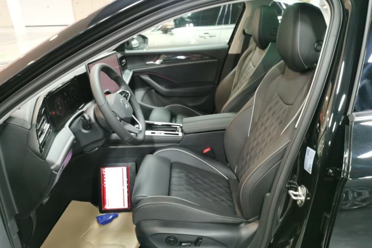 Used Volkswagen Magotan 2024 380TSI DSG Prestige Edition DaMai Package
