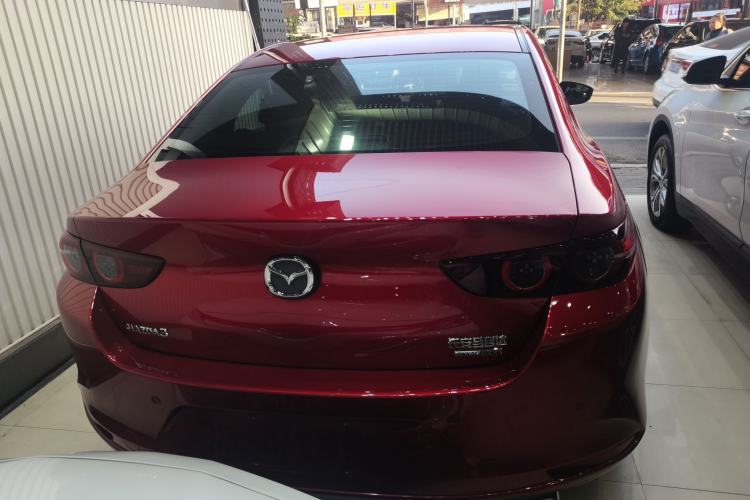 Used Mazda Mazda 3 Axela 2020 2.0L Automatic Luxury Version
