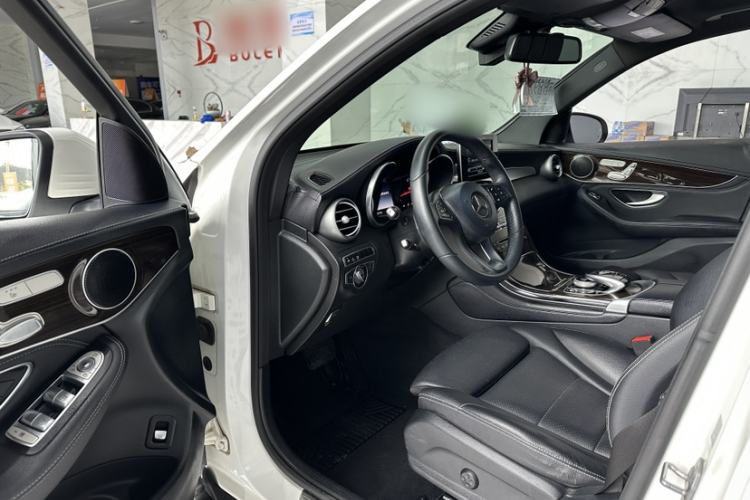 Used Mercedes-Benz GLC 2016 GLC 260 4MATIC Luxury Model