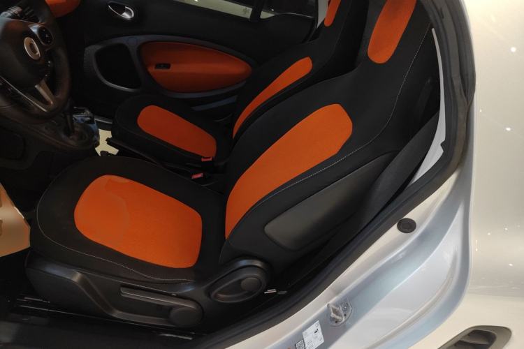 Used  fortwo 2015 1.0L 52 kW Hardtop Passion Edition
