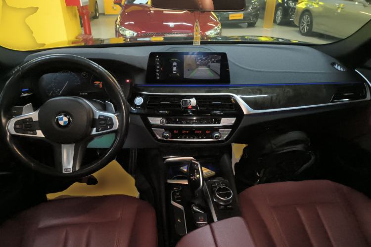 Used BMW 5 Series 2019 Facelifted 530Li Leading Edition M Sport Package