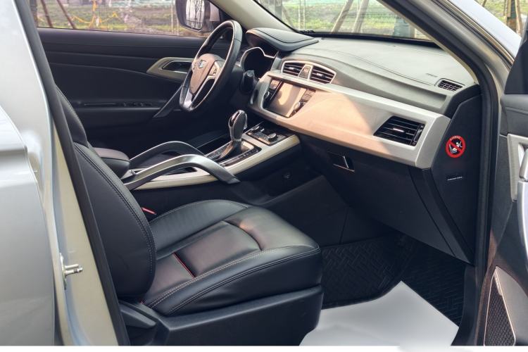 Used Geely Auto Emgrand X7 Sport 2018 1.8TD Automatic Two-Wheel Drive Zhiya Model
