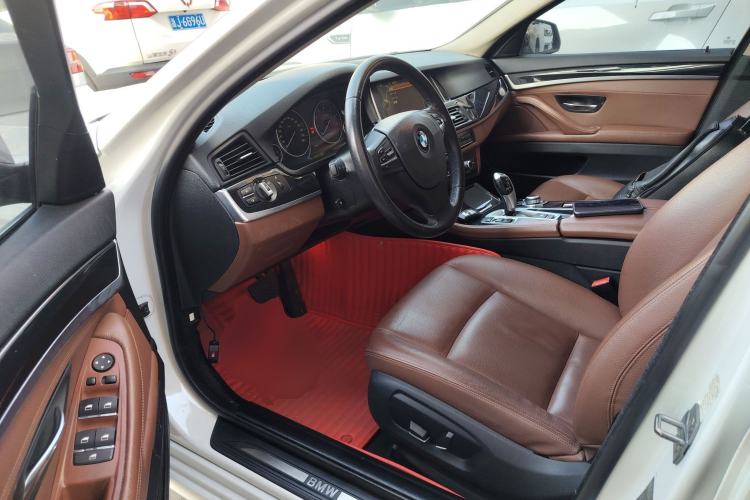 Used BMW 5 Series 2014 520Li Elegant Model
