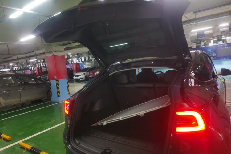 Used Tesla Model Y 2022 Long-Range All-Wheel-Drive Version
