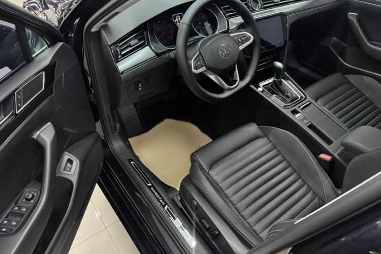 Used Volkswagen Magotan 2020 330TSI DSG Leading Model
