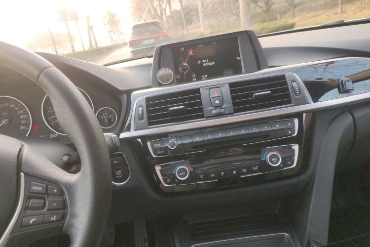 Used BMW 3 Series 2016 316Li Fashion Model
