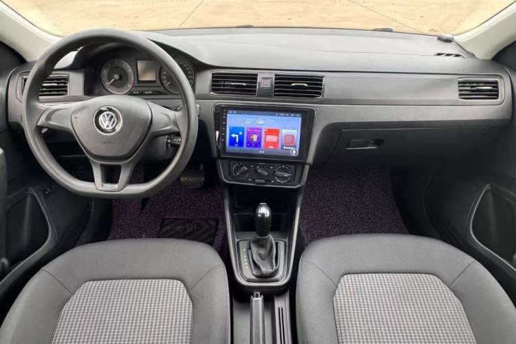 Used Volkswagen Santana 2016 1.6L Automatic Fashion Edition