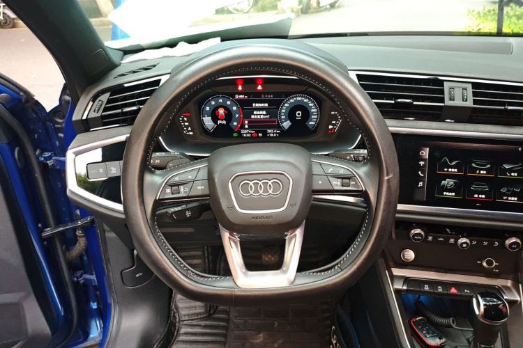 Used Audi Q3 2020 40 TFSI Fashion Dynamic Model
