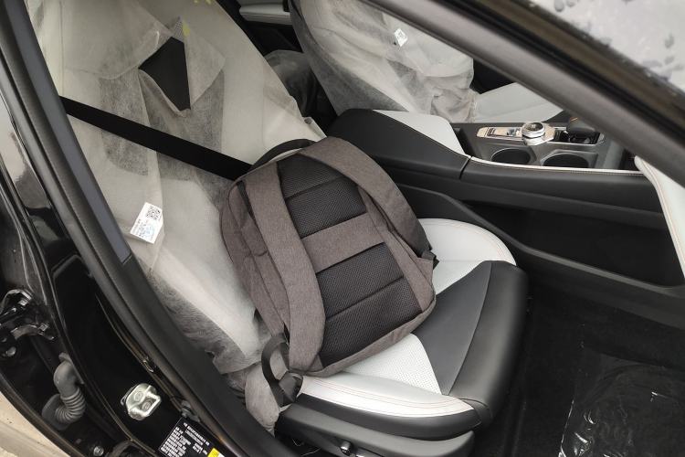 Used Changan UNI-V iDD 2024 Blue Whale Smart Electric iDD 136km Luxury Model