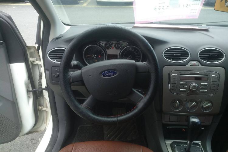 Used Ford Focus 2013 Hatchback Classic 1.8L Automatic Base Model
