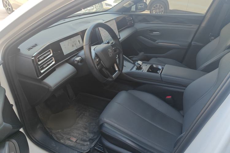 Used BYD Qin L 2025 DM-i Smart Drive 120KM Superior Model
