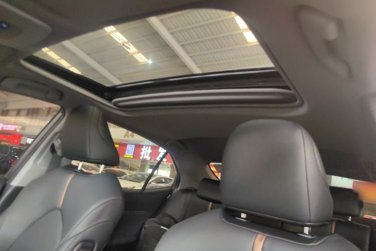 Used Toyota Camry 2021 2.0G Luxury Edition
