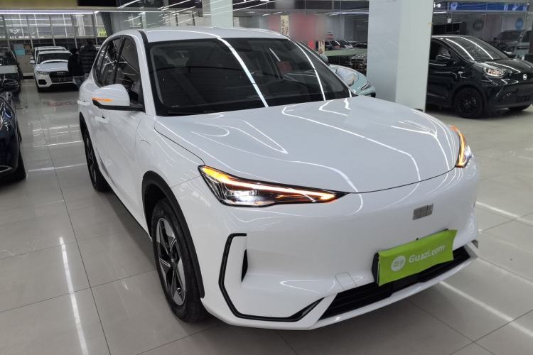 Used  E5 2024 440km Launch Edition
