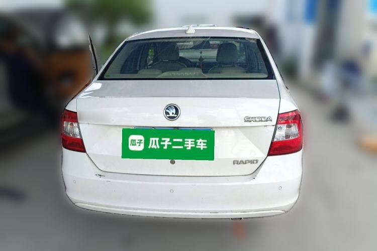 Used Skoda Rapid 2015 1.6L Manual Smart Selection Model
