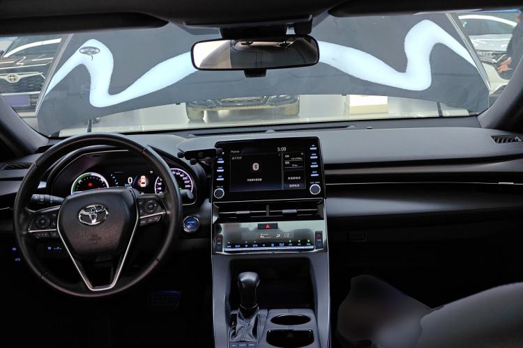 Used Toyota Avalon 2019 Dual-Engine 2.5L Luxury Edition China VI Standard