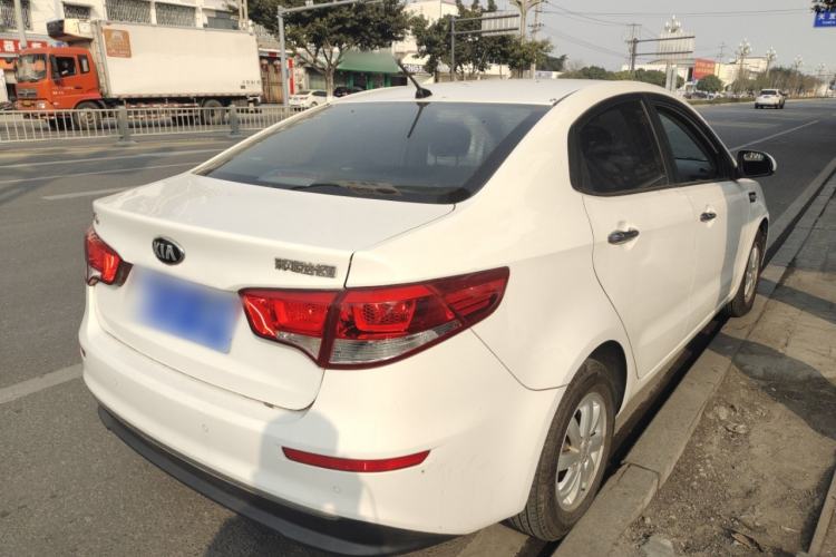 Used Kia K2 2015 Sedan 1.4L MT GLS
