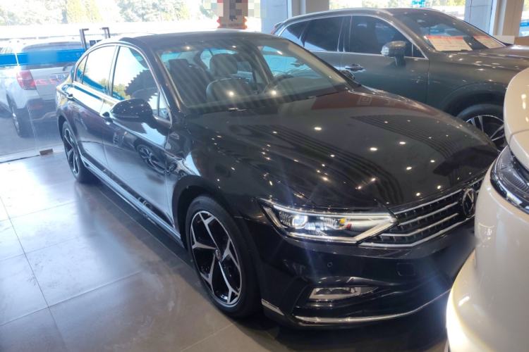 Used Volkswagen Magotan 2023 2 Million Units Commemorative Edition 330TSI DSG Luxury Version
