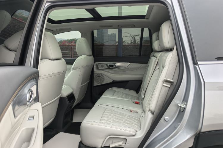 Used GAC Trumpchi GS8 2022 Linghang Series 2.0 TGDI Two-Wheel-Drive Luxury Smart Connectivity Version (7 Seats)