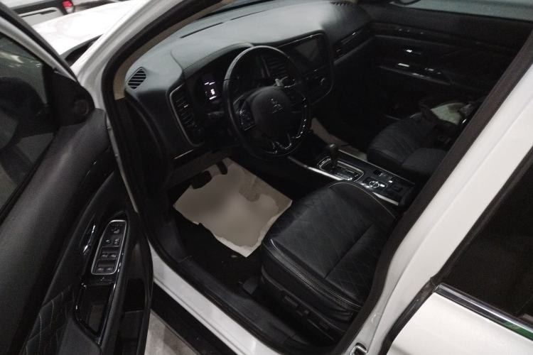 Used Mitsubishi Outlander 2020 2.4L 4x4 Zhi Xiang Edition 5 Seats