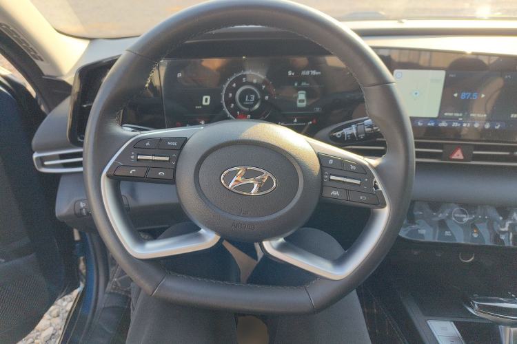 Used Hyundai Elantra 2022 1.5L CVT LUX Prestige Edition