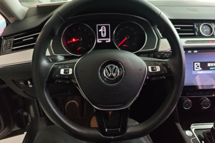 Used Volkswagen Magotan 2018 330TSI DSG Advanced Model
