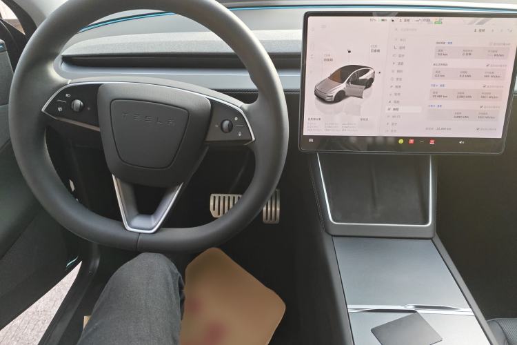 Used Tesla Model Y 2025 Rear-Wheel-Drive Version