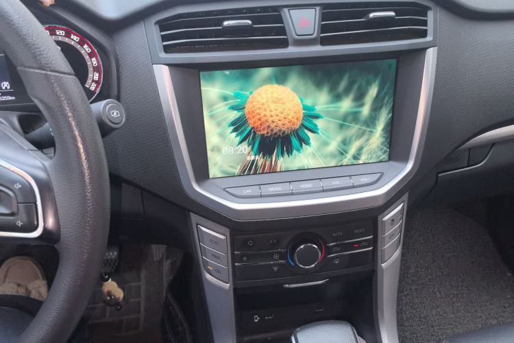 Used SAIC MAXUS T60 2017 2.0T Gasoline Automatic Two-Wheel Drive High-Ride Comfort-Grade Standard Cabin
