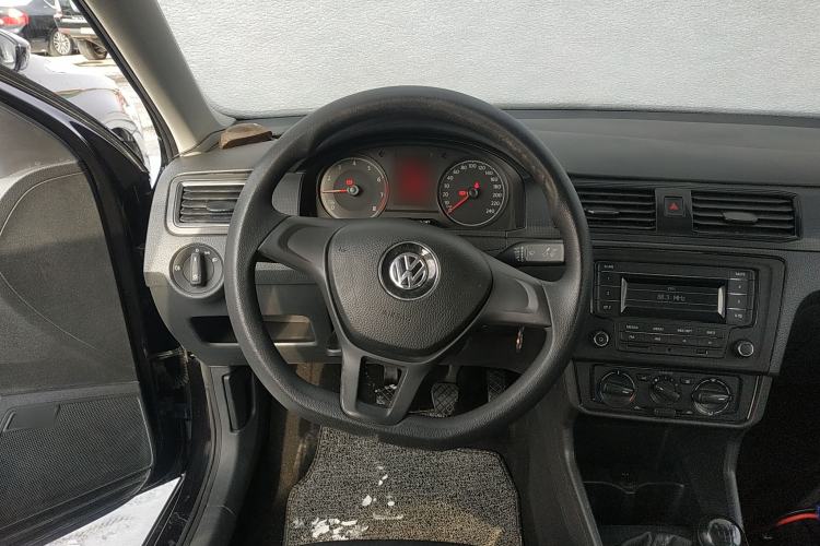 Used Volkswagen Santana 2016 1.6L Manual Fashion Edition
