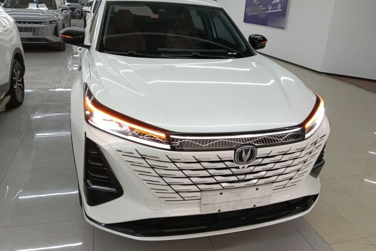 Used Changan CS75 PLUS 2024 3rd Generation Champion Edition 2.0T Intelligent Drive Performance Model
