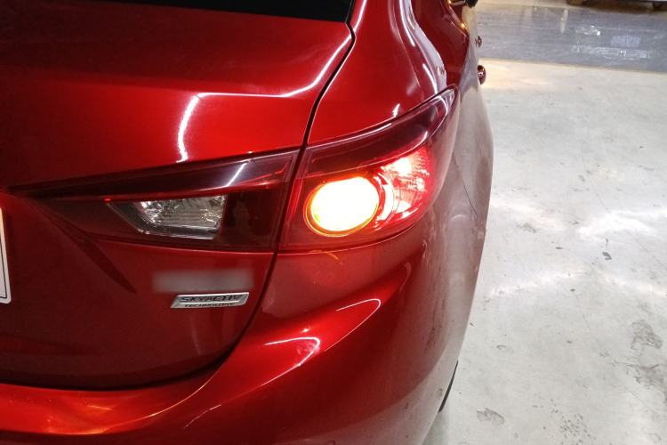 Used Mazda Mazda 3 Axela 2016 Sedan 1.5L Automatic Luxury Model