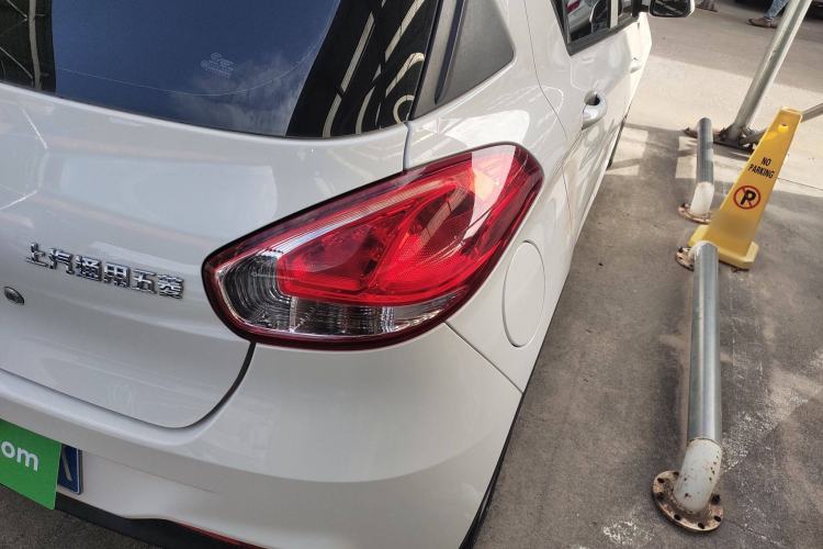 Used Baojun 310 2016 1.2L manual Comfort trim level
