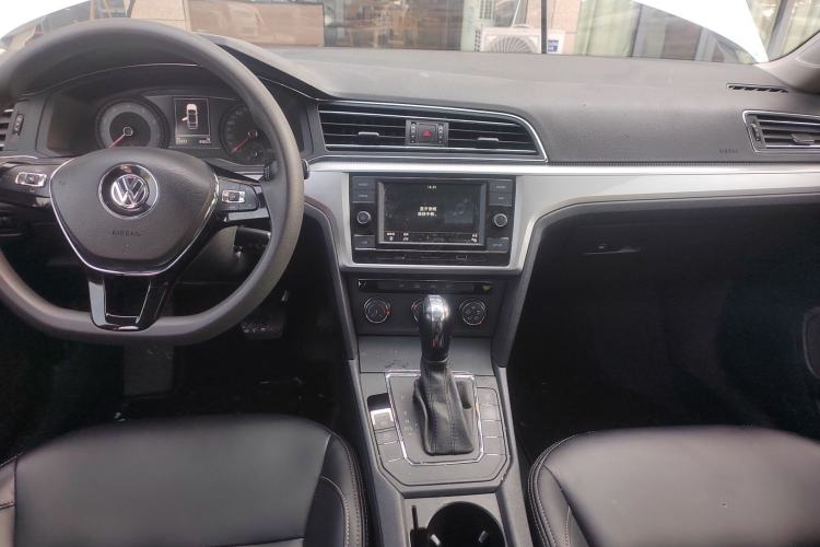 Used Volkswagen Lamando 2019 230TSI DSG Fashion Edition China VI
