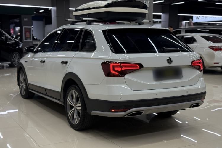 Used Volkswagen C-TREK 2018 1.5L Automatic Luxury Edition
