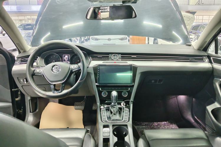 Used Volkswagen Magotan 2018 330TSI DSG Advanced Model
