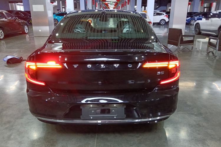 Used Volvo S90 2024 B5 Zhiyi Luxury Edition
