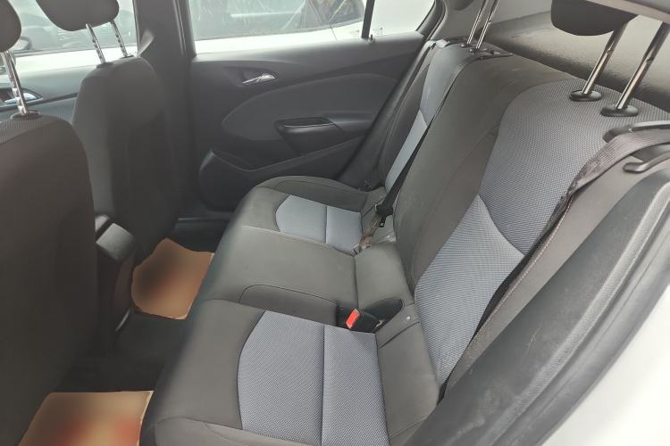 Used Chevrolet Cruze 2017 1.5L Automatic Pioneer Sunroof Edition
