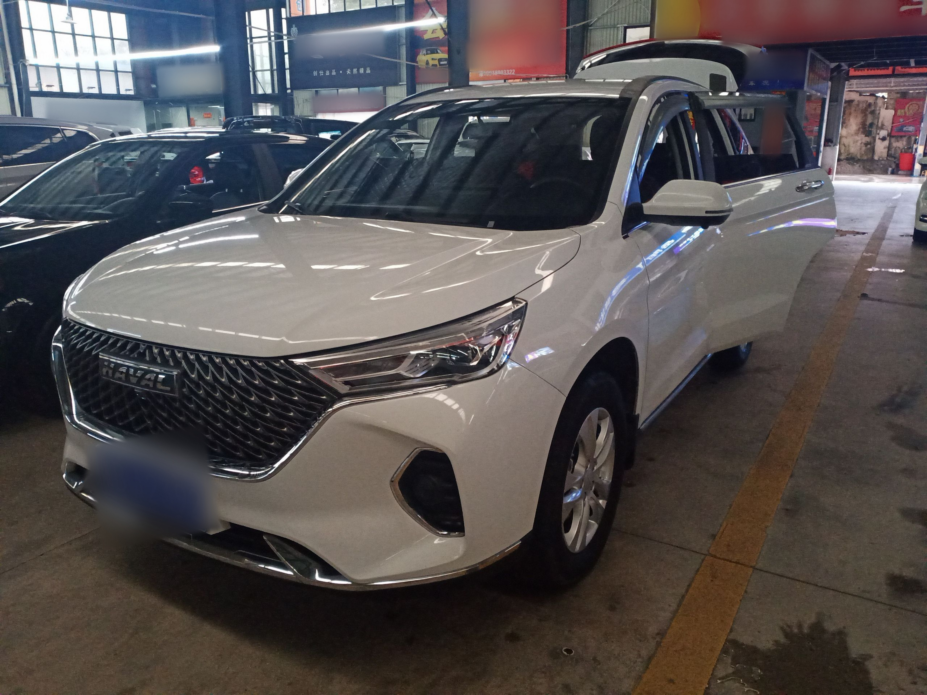 Под передней частью автомобиля