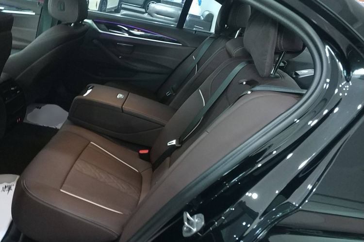 Used BMW 5 Series 2022 Second Facelift 525Li M Sport Package
