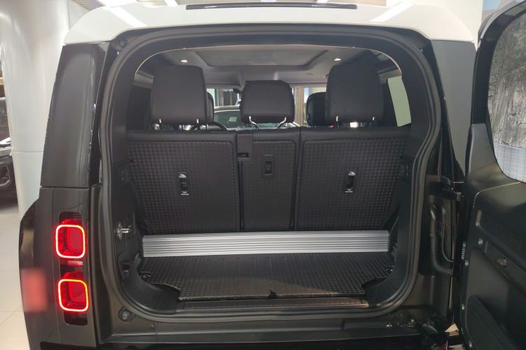 Used Land Rover Defender 2023 90 3.0T P400 XS
