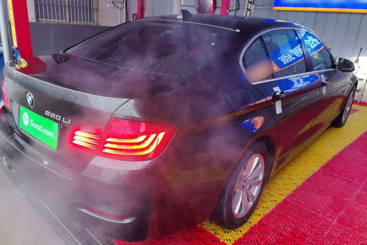 Used BMW 5 Series 2014 520Li Elegant Model
