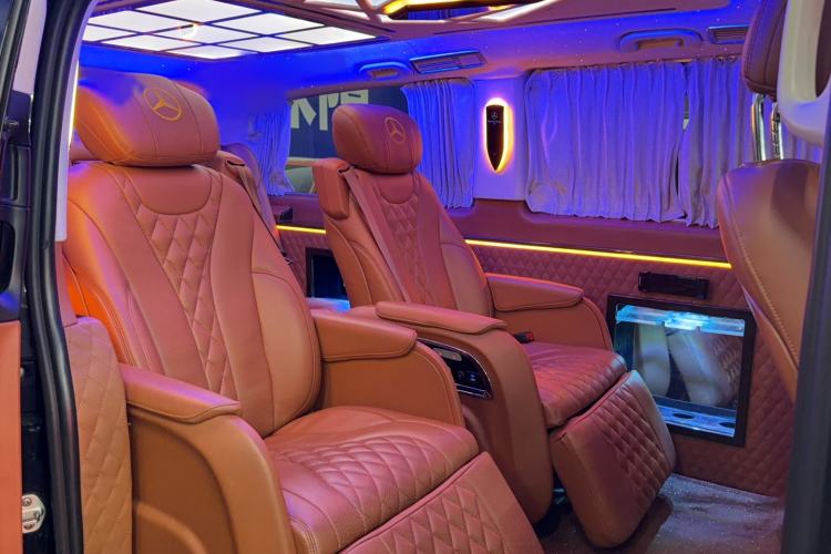 Used Mercedes-Benz Vito 2018 2.0T Elite Version 7 Seats China V Emission Standard
