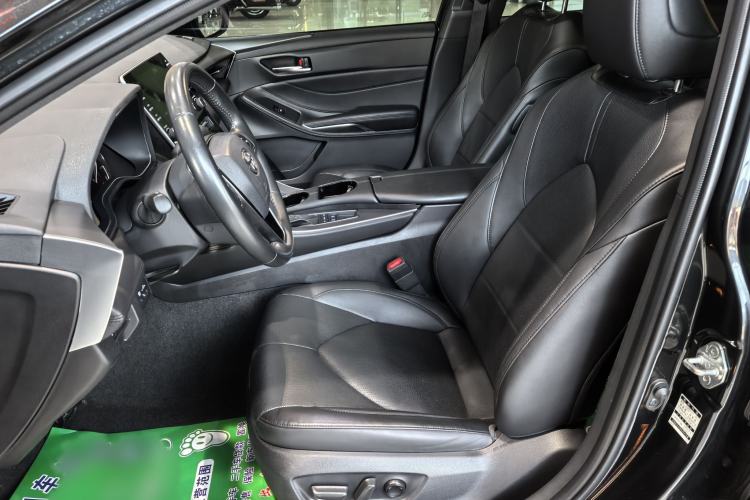 Used Toyota Avalon 2019 Dual-Engine 2.5L Luxury Edition China VI Standard
