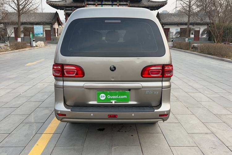 Used FORTHING Lingzhi 2023 M5 1.6L Practical Model 5 Seats