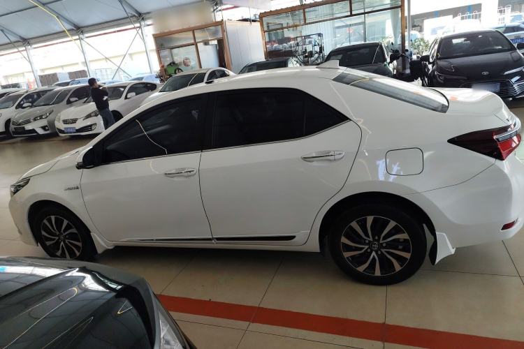 Used Toyota Corolla 2017 Revised Dual-Engine 1.8L E-CVT Elite Edition