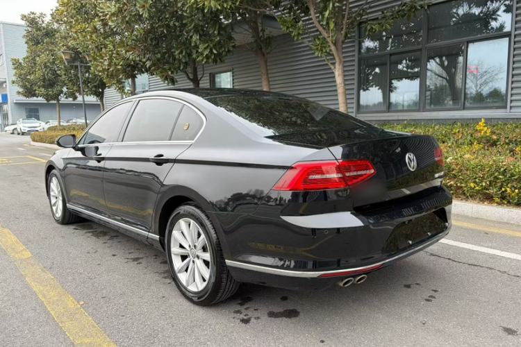 Used Volkswagen Magotan 2017 330TSI DSG Leading Model
