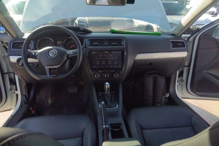 Used Volkswagen Sagitar 2017 1.6L Automatic Comfort Model

