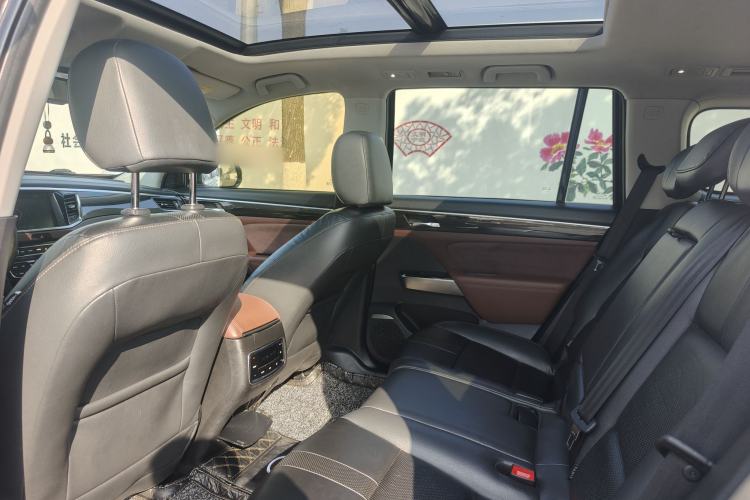 Used GAC Trumpchi GS8 2017 320T Two-Wheel Drive Luxury Smart Connectivity Version (7 Seats)
