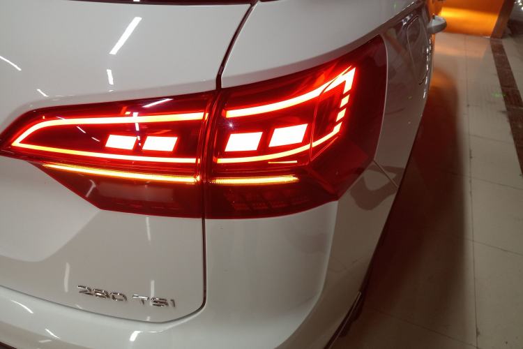 Used Volkswagen Tayron 2022 280TSI Two-Wheel Drive Luxury Smart Connectivity Version