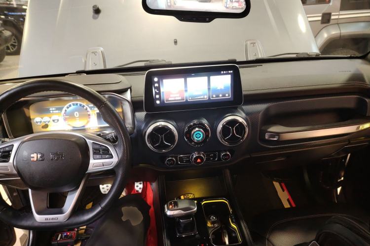 Used  BJ40 2021 2.0T Automatic Four-Wheel Drive Ring the Tower Champion Edition
