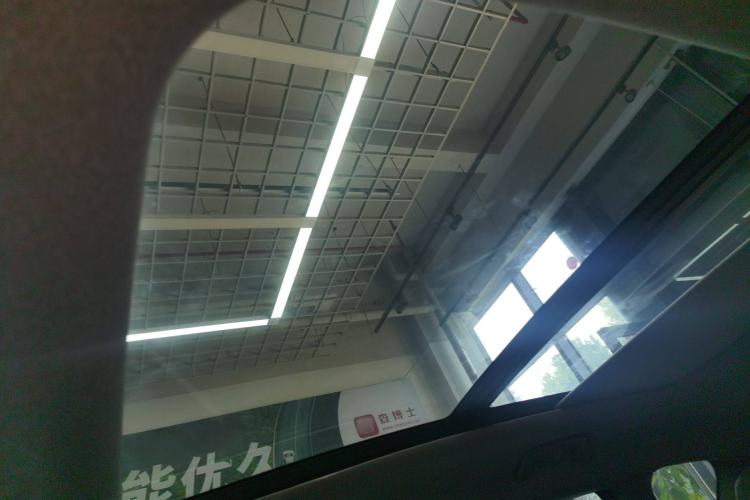 Used VOYAH FREE 2025 318 259 km All-Wheel-Drive Exploration Edition
